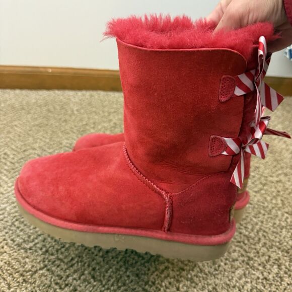 Uggs Red Short Boots With Striped Christmas Bows Rare Women’s Size 6 - Picture 5 of 12